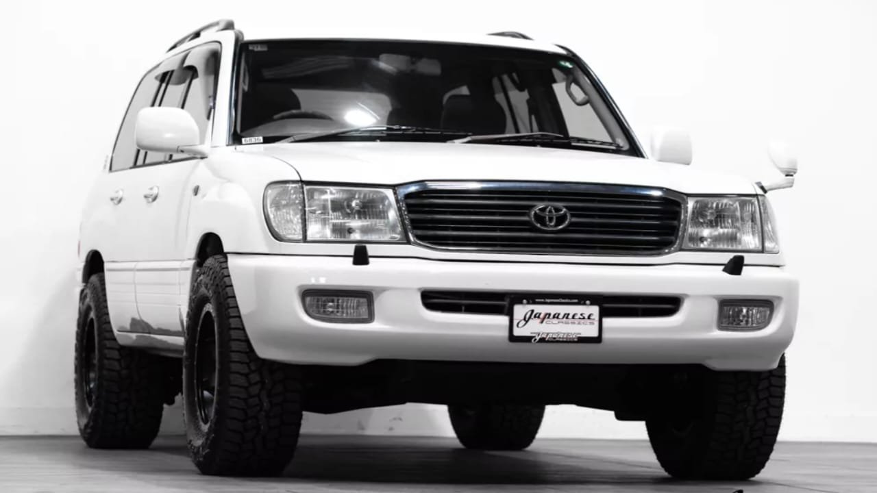 Land Cruiser 2000 4.2TD – Powerful SUV with Turbo Diesel Engine, Premium Interiors & Off-Road Capability-